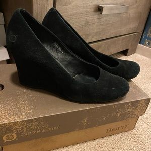 Crown by Born "london" wedge pump